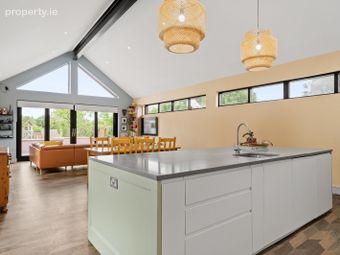 4 Cooldrinagh Cottages, Cooldrinagh Lane, Lucan, Co Dublin, Lucan, Co. Dublin - Image 2
