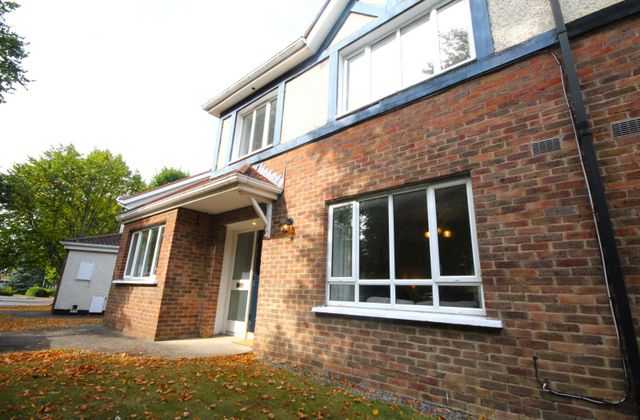 115 Fosterbrook, Booterstown, Booterstown, Co. Dublin - Click to view photos