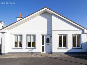 32 Knockaphunta Park, Castlebar, Co. Mayo - Image 2