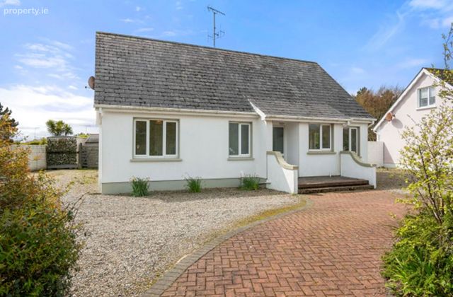21 Tara Green, Ballymoney, Ballymoney, Co. Wexford - Click to view photos