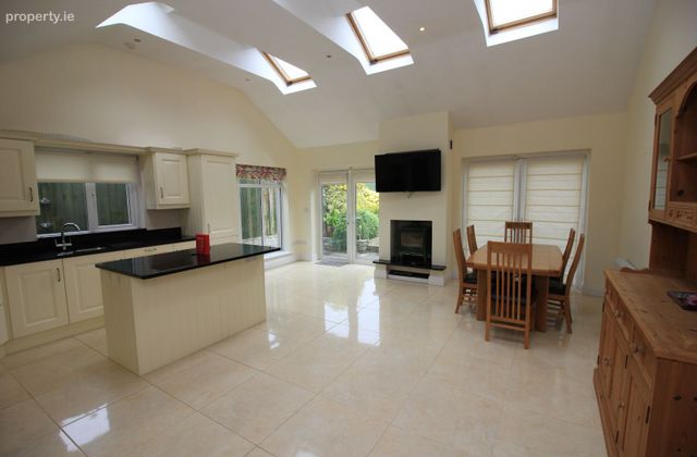 27 The Avenue, Rockfield, Blackrock, Co. Cork - Click to view photos