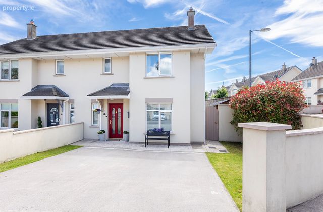 32 Summerfields, Cobh, Cobh, Co. Cork - Click to view photos