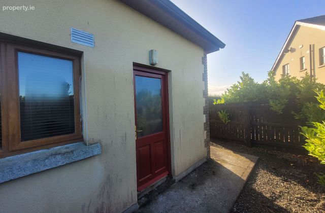 Castlekeely, Caragh, Naas, Co. Kildare - Click to view photos