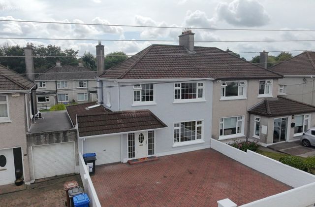 San Antoine, 27 Woodbrook Avenue, Wilton, Co. Cork - Click to view photos