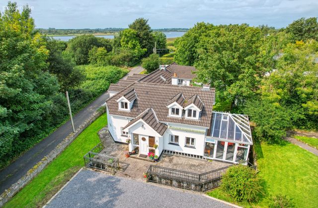Rosebrook Cottage, Carrigeen, Kilglass, Co. Roscommon, Kilglass, Co. Roscommon - Click to view photos