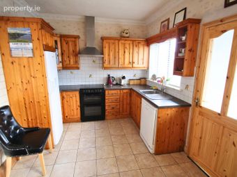 4 Saint Manchan's Estate, Derrynagun, Ballycumber, Lemanaghan, Co. Offaly - Image 5