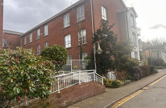 Apartment 20, Saint James's Woods, South Circular Road, Kilmainham, Dublin 8 - Click to view photos