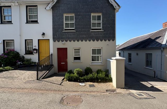 4 Rampart Mews, Rampart Lane, Kinsale, Co. Cork - Click to view photos