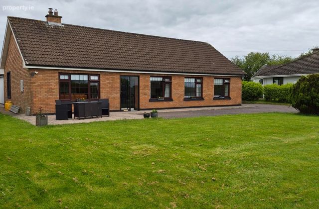 Dunbullogue, Carrignavar, Carrignavar, Co. Cork - Click to view photos