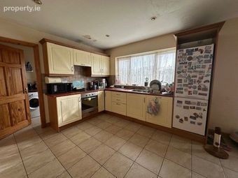 52 Chapelfields, Urlingford, Urlingford, Co. Kilkenny - Image 3