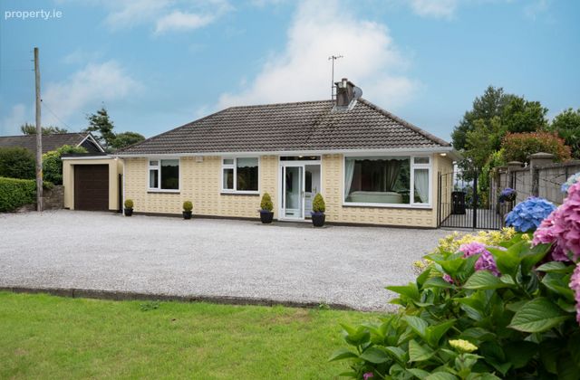 The Willows, Carrignafoy, Cobh, Co. Cork - Click to view photos