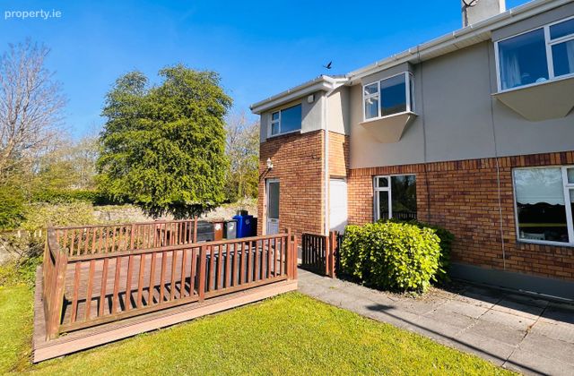 14 Bridge Court, Bridge Street, Ballinasloe, Co. Galway - Click to view photos