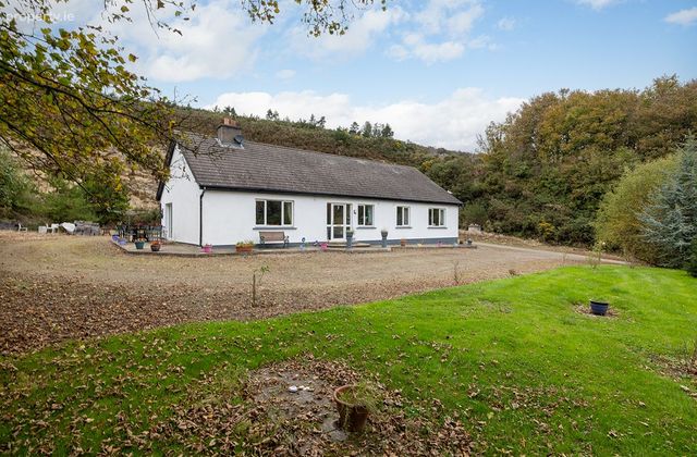 Raheennahone, Ballyhogue, Co. Wexford - Click to view photos