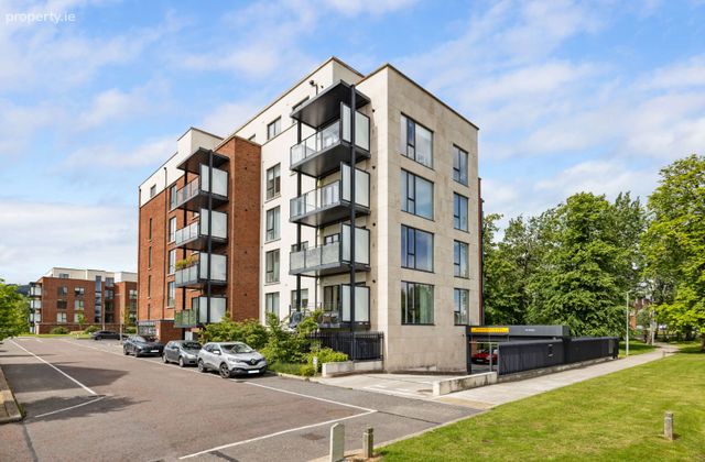 Apartment 4, Sycamore Hall, Leopardstown, Dublin 18 - Click to view photos
