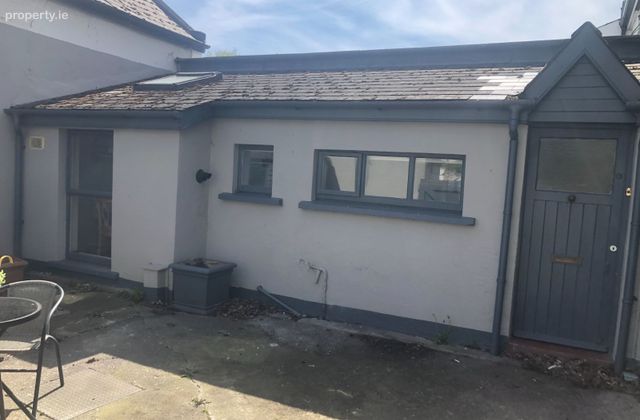 The Old Garda Station Mews, 2 Dublin Road, Rathmichael, Co. Dublin - Click to view photos