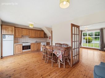 18 Dodsborough Road, Lucan, Dublin 22, Lucan, Co. Dublin - Image 4