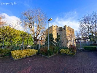 Dundrum Castle, Dundrum, Dublin 14 - Image 2