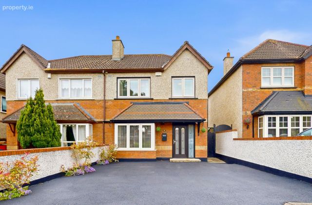 51 Ellensborough Park, Kiltipper, Dublin 24 - Click to view photos