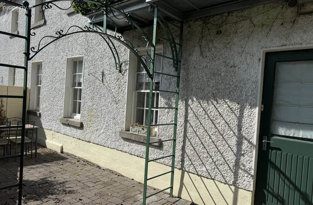 Kilsharvan, Bellewstown, Co. Meath, Bellewstown, Co. Meath - Click to view photos