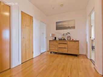 Apartment, 57 Block C, East Courtyard, Tullyvale, Dublin 18, Dublin 18 - Image 2