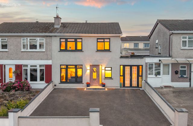 104 Moorefield Park, Newbridge, Co. Kildare, Newbridge, Co. Kildare - Click to view photos