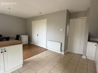 38 The Vale, Hophill, Tullamore, Co. Offaly - Image 4