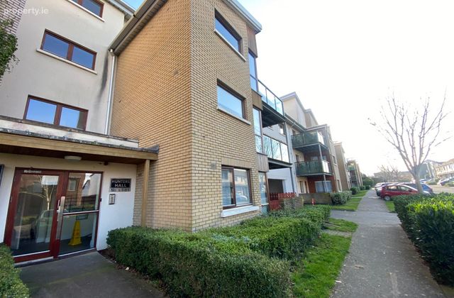 Hunters Hall, Hunters Wood, Ballycullen, Dublin 24, Knocklyon, Dublin 16 - Click to view photos