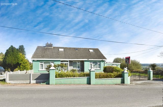 Lisnahorna, White's Cross, Co. Cork - Click to view photos