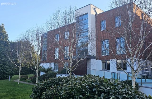 Short Term Let Up To 6 Months Only - The Croft, Parc Na Silla Avenue, Loughlinstown, Co. Dublin - Click to view photos