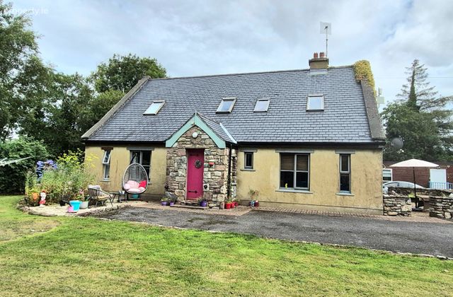 Ballyglass, Clogher, Westport, Co. Mayo - Click to view photos