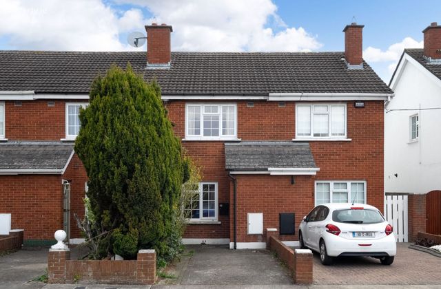 38 Saint Anne's, Kimmage, Dublin 12 - Click to view photos