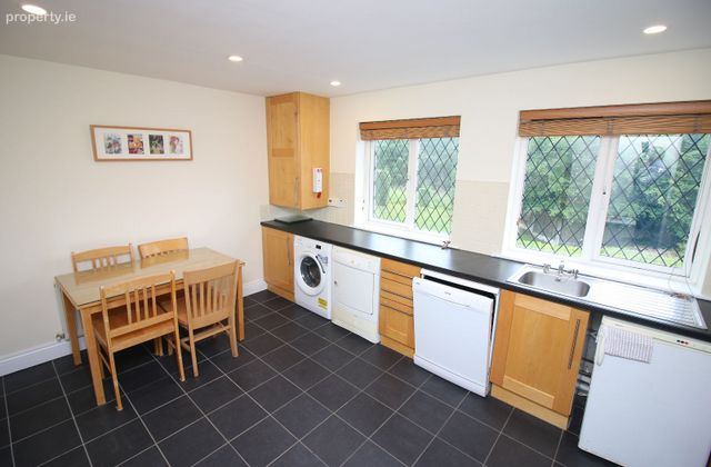 10 Maryborough Green, Maryborough Hill, Douglas, Co. Cork - Click to view photos