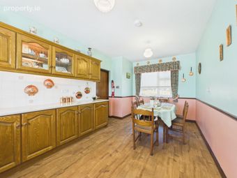 16 Ashfield Park, Gort Road, Ennis, Co. Clare., Ennis, Co. Clare - Image 4