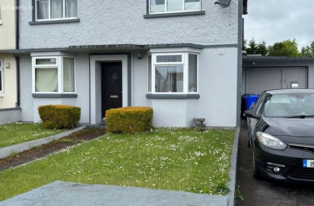 Mount Carmel Road, Loughrea, Galway, Loughrea, Co. Galway - Click to view photos