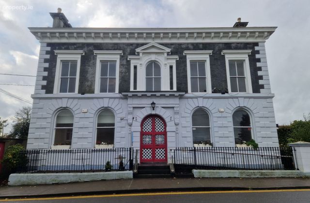 Buttons And Bolts, Bank Street, Templemore, Co. Tipperary - Click to view photos