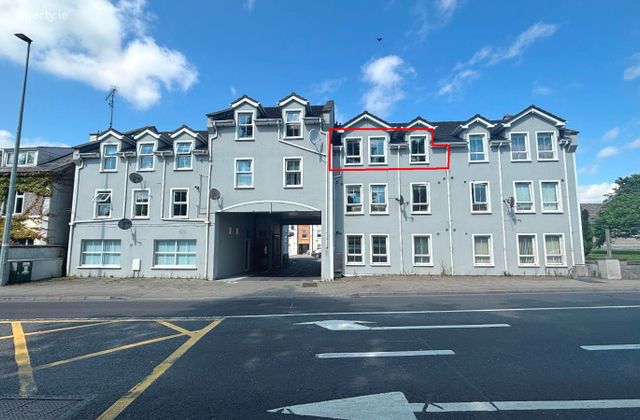 25 The Lakelands, Dublin Road, Virginia, Co. Cavan - Click to view photos