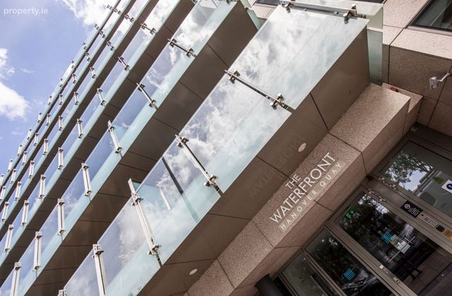 Apartment 40, The Waterfront, Hanover Quay, Dublin 2 - Click to view photos