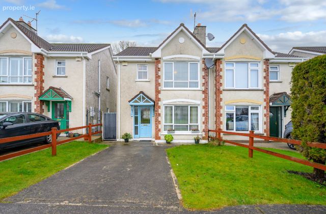 48 Hawthorn Drive, Ballea Woods, Carrigaline, Co. Cork - Click to view photos