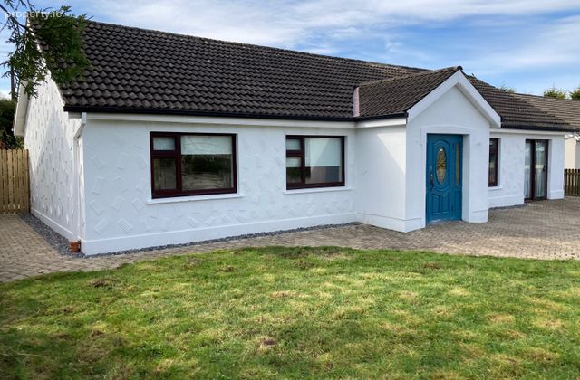 Caheronaun Park, Loughrea, Co. Galway - Click to view photos