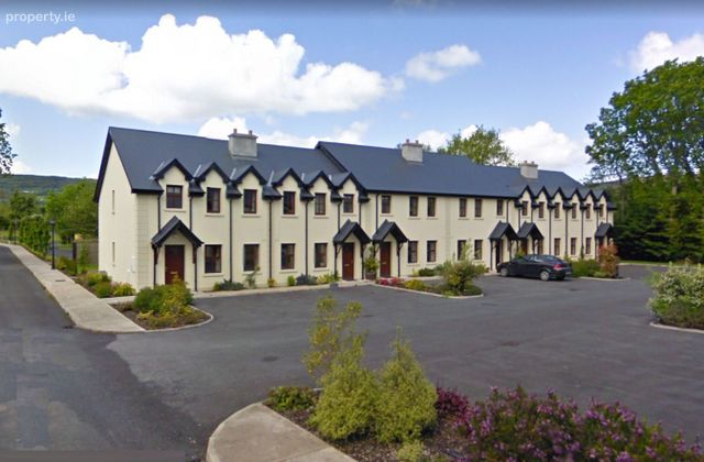 Carrownakilly Quay, Ballycuggaran, Ogonnelloe, Killaloe, Co. Clare - Click to view photos