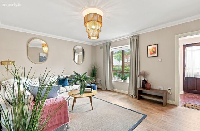 29 The Crescent, Larch Hill, Santry, Dublin 9 - Click to view photos
