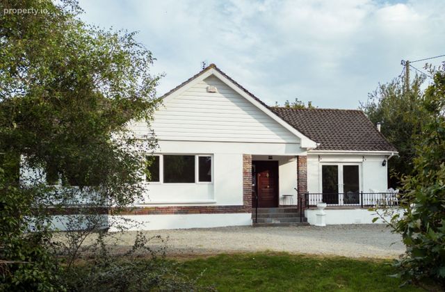 Glenview, Baltimore Road, Skibbereen, Co. Cork - Click to view photos