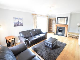 104 Clonlea, Mount Oval Village, Rochestown, Co. Cork - Image 5