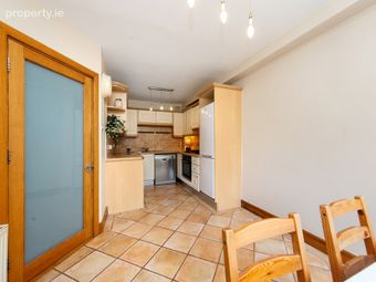 9 Larkfield Grove, Lucan, Co. Dublin, Lucan, Co. Dublin - Image 2