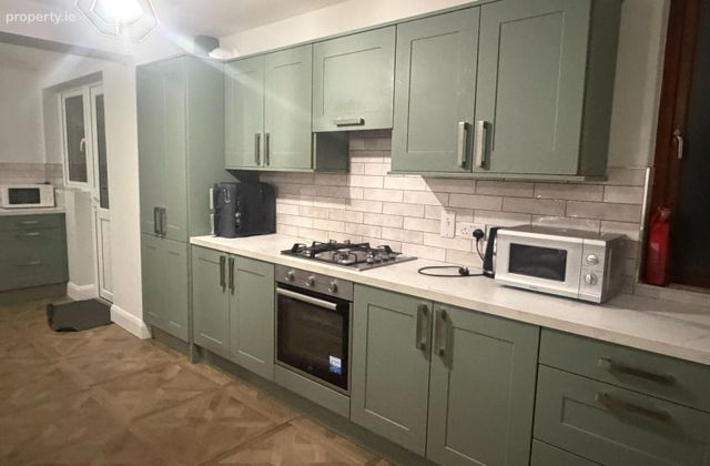 Castlegate Square , Adamstown Castle, Adamstown, Co. Dublin - Click to view photos