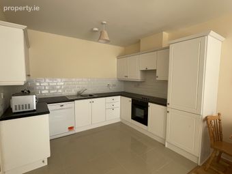 5 An R&oacute;d&aacute;n, C&uacute;l &Aacute;rd, Carrigtwohill, Co. Cork - Image 4