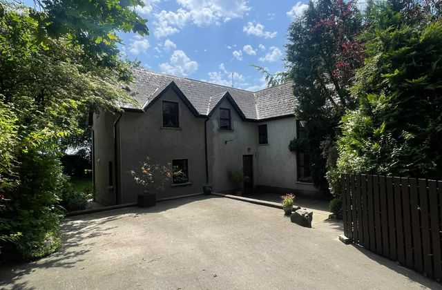 Lyrenamon, Carrignavar, Co. Cork - Click to view photos