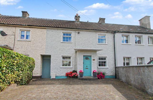105 O'rourke Park, Sallynoggin, Co. Dublin - Click to view photos