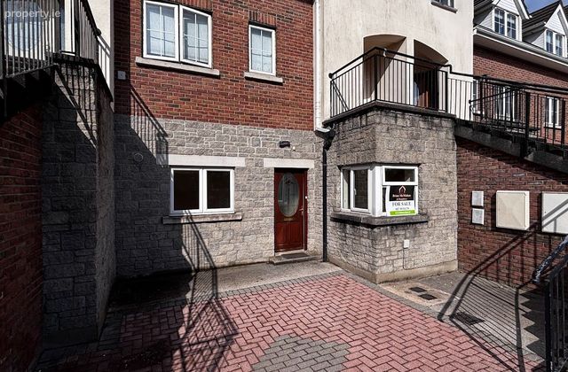 4 Cathedral Court, Clare Road, Ennis, Co. Clare - Click to view photos