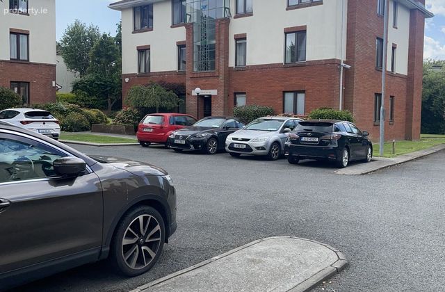 Apartment 32, The Alders, Monkstown Valley, Monkst, Monkstown, Co. Dublin - Click to view photos
